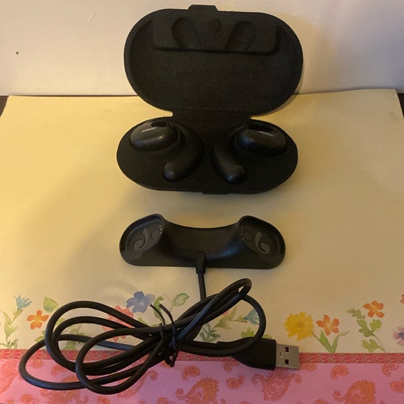 Bose Sport Open Earbuds True Wireless Open Headphones With Charger